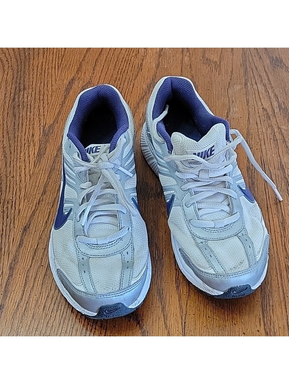 Nike Women's Running Shoes Size 8.5 Purple and White Good Condition